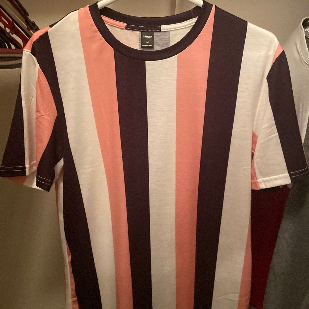 SHEIN T-Shirt